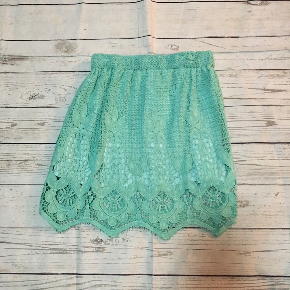 ❤NWT Mint Green Lace Elastic waist skirt size 8/10